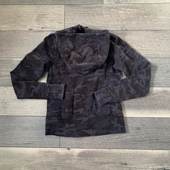 Lululemon Camo Scuba Zip-Up Jacket - Picture 5 of 5